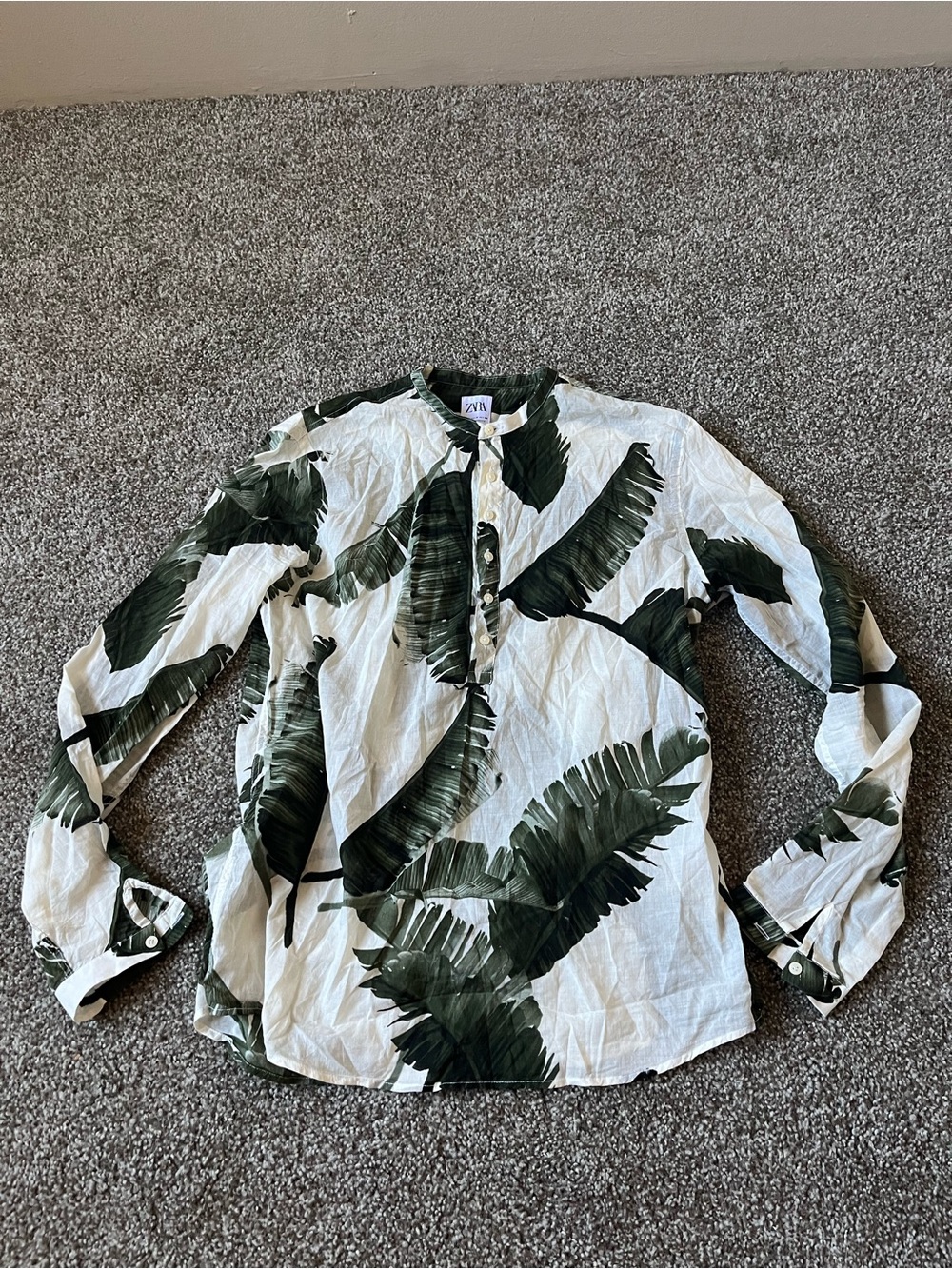 Zara Women’s Medium Long-Sleeve White Shirt with Dark Green Palm Leaf Print